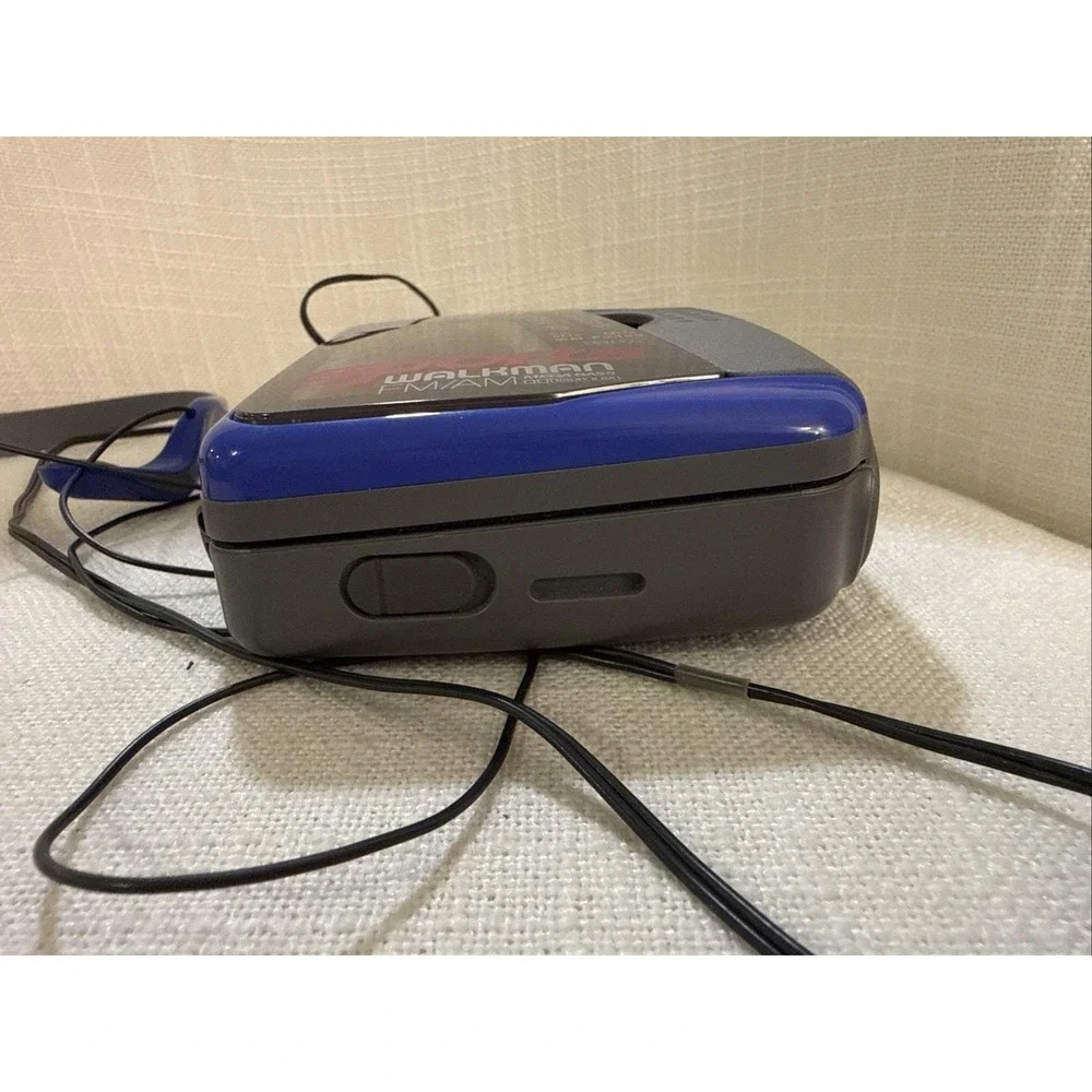VTG Sony Sports Walkman Mod WM-FS399 Radio Cassette Player BLUE W/‎ Headphones